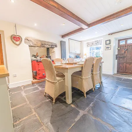 Dixon Ground Farm, Luxury For 6 In Holiday home *
